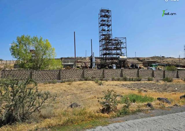 Հողատարածք արդյունաբերական օգտագործման Զովունիում, 10,000 ք.մ.