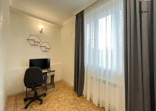 2 սենյականոց բնակարան Կոմիտասի պողոտայում, 70 քմ, նախավերջին հարկ, բարձր առաստաղներ