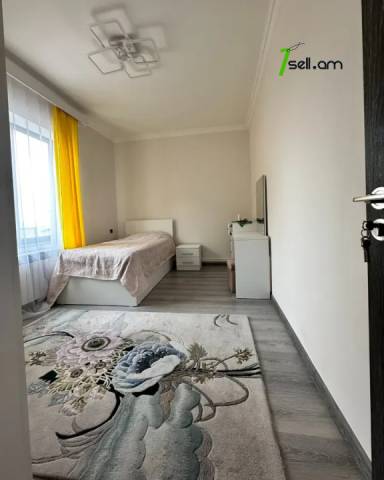 Երկու հարկանի քարե տուն 21-րդ փողոցում Զովունիում, 220 ք.մ., 2 սանհանգույց, կապիտալ վերանորոգված