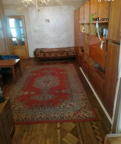 3 սենյականոց բնակարան Գյուլիքևխյան փողոցում, 80 ք.մ., քարե շենք