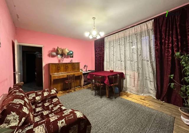 3 սենյականոց բնակարան Երվանդ Քոչարի փողոցում, 73 ք.մ.