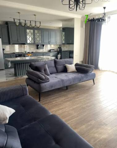 4 սենյականոց բնակարան նորակառույց շենքում Անտառային փողոցում, 154 ք.մ., 2 սանհանգույց