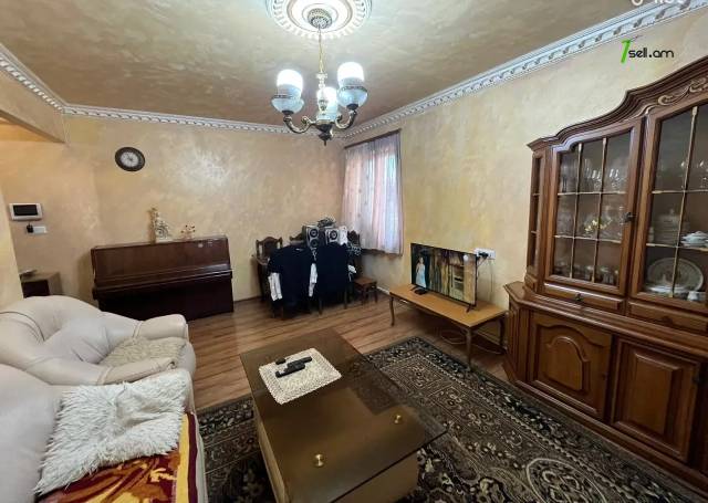 4 սենյականոց բնակարան, Ավան-Առինջ 2-րդ միկրոշրջան, 80 քմ, 3/9 հարկ, եվրովերանորոգված