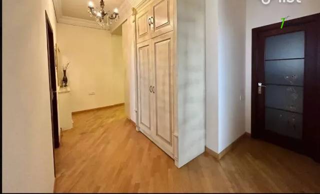 3 սենյականոց բնակարան նորակառույց շենքում Մարո Մարգարյան փողոցում, 95 ք.մ., բարձր առաստաղներ