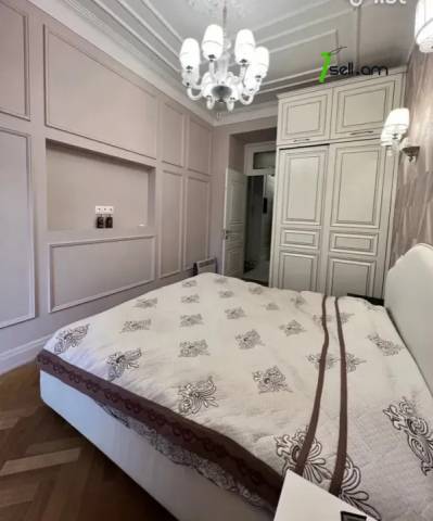 3 սենյականոց բնակարան Աբովյան փողոցում, 88 քմ, 2/5 հարկ, 2 սանհանգույց, բարձր առաստաղներ