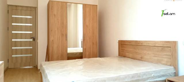 3 սենյականոց բնակարան նորակառույց շենքում Նիկողայոս Ադոնցի փողոցում, 92 ք.մ., բարձր առաստաղներ