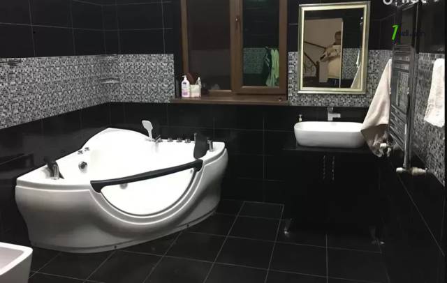 Երեք հարկանի քարե տուն, Դավթաշեն 3-րդ թաղամաս Դավիթաշենում, 332 ք.մ., 3+ սանհանգույց