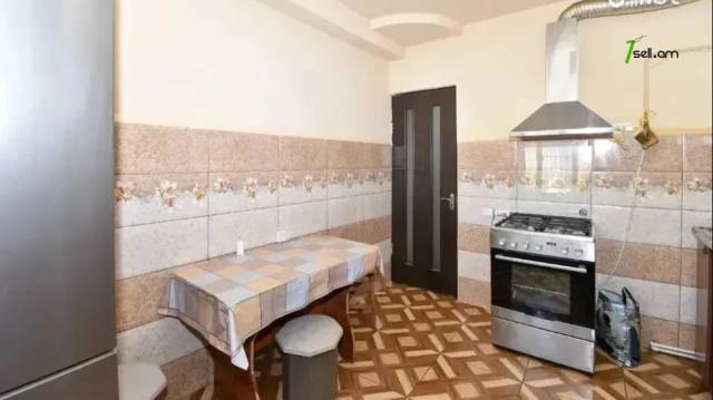 3 սենյականոց բնակարան Հրաչյա Աճառյան փողոցում, 77 քմ, նախավերջին հարկ, կապիտալ վերանորոգված