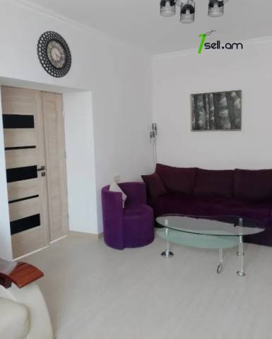 3 սենյականոց բնակարան Սայաթ-Նովայի պողոտայում, 70 ք.մ., 3/5 հարկ, եվրովերանորոգված, քարե շենք