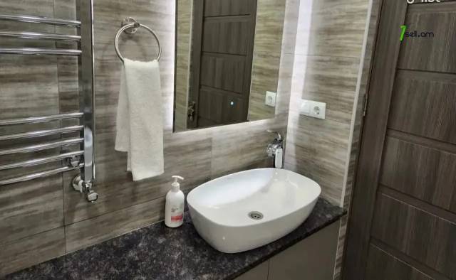 4 սենյականոց բնակարան նորակառույց շենքում Ադոնցի փողոցում, 125 ք.մ., 2 սանհանգույց, բարձր առաստաղներ