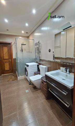 4 սենյականոց բնակարան նորակառույց շենքում Ամիրյան փողոցում, 200 քմ, 7/12 հարկ, 3+ սանհանգույց