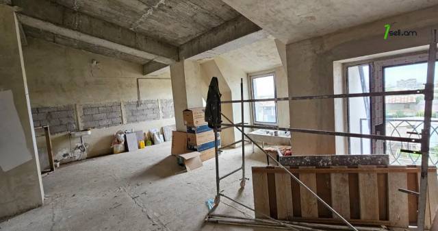 3 սենյականոց բնակարան նորակառույց շենքում Մուրացանի փողոցում, 80 քմ, 2 սանհանգույց, բարձր առաստաղներ