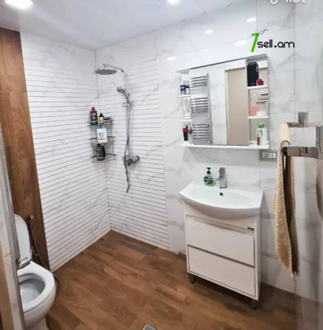 3 սենյականոց բնակարան Սարյանի փողոցում, 92 քմ, 6/8 հարկ, 2 սանհանգույց, կապիտալ վերանորոգված