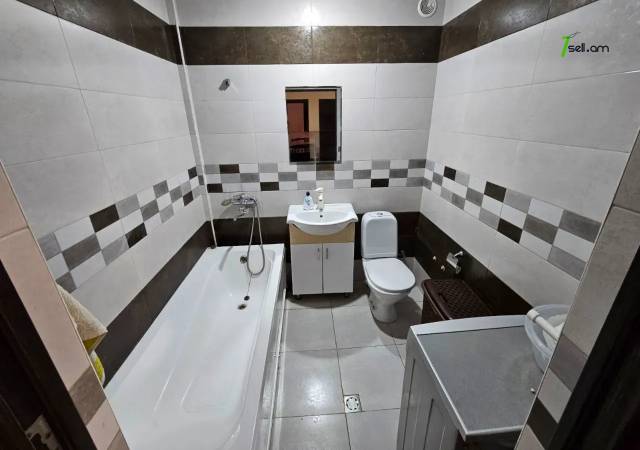 Երկու հարկանի քարե տուն Պարույր Սեվակի փողոցում Քասախում, 990 ք.մ., 2 սանհանգույց