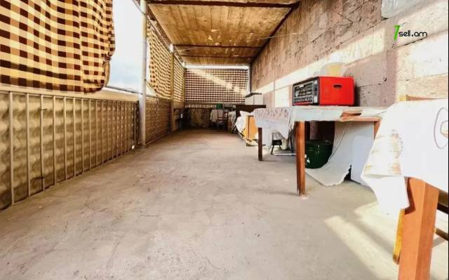 4 սենյականոց բնակարան Բաշինջաղյան փողոցում, 96 ք.մ., քարե շենք