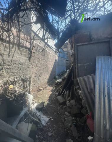 Հողատարածք բնակելի շինությունների համար Էրեբունիում, 200 ք.մ.