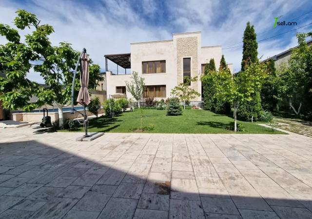 Երկու հարկանի տուն Բագրևանդի փողոցում Նոր Նորքում, 600 ք.մ., 3+ սանհանգույց, կապիտալ վերանորոգված