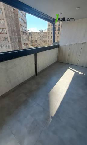 3 սենյականոց բնակարան նորակառույց շենքում Դերենիկ Դեմիրճյանի փողոցում, 135 ք.մ., նախավերջին հարկ