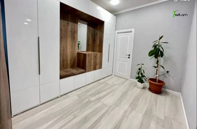 Երկու հարկանի տուն Դավիթ Բեկի փողոցում Էրեբունիում, 400 ք.մ., 2 սանհանգույց