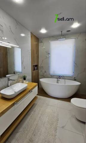 Երեք հարկանի քարե տուն, Avan-Arinj Առինջում, 800 քմ, 3+ սանհանգույց, կապիտալ վերանորոգված