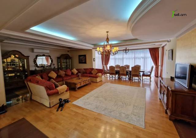 Երեք հարկանի քարե տուն, Ձոր 1 թաղամաս Դավիթաշենում, 800 ք.մ., 3+ սանհանգույց, կապիտալ վերանորոգված