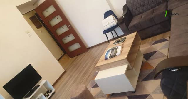 3 սենյականոց բնակարան Կոմիտասի պողոտայում, 60 ք.մ., 1/4 հարկ, կապիտալ վերանորոգված, քարե շենք