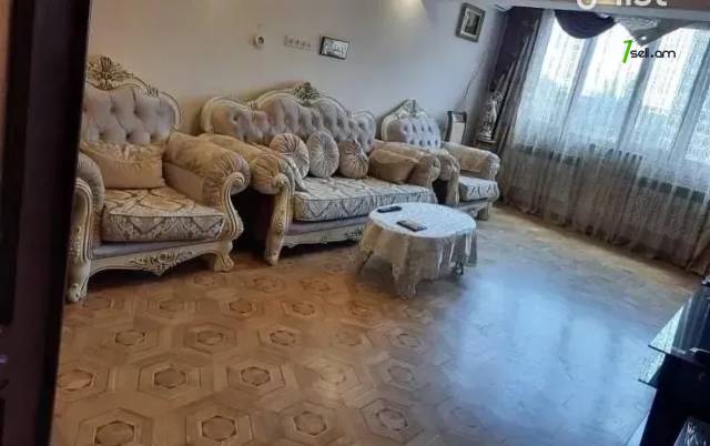 4 սենյականոց բնակարան Նոր Արեշի 11րդ փողոցում, 105 քմ, նախավերջին հարկ, մի քանի պատշգամբ