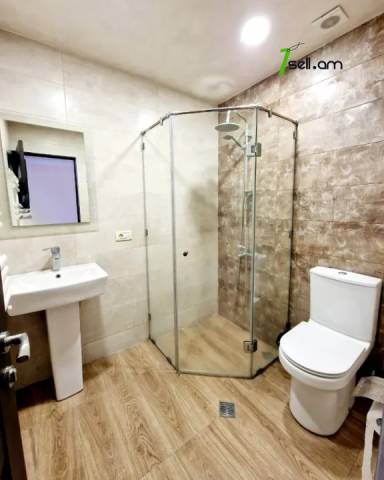 Երկու հարկանի քարե տուն, Նորք-Մարաշ վարչական շրջան Նորք Մարաշում, 1000 քմ, 3+ սանհանգույց