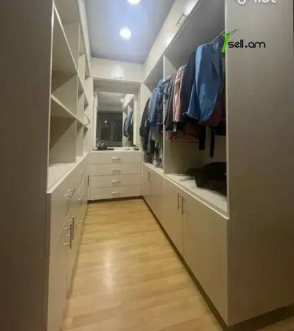 2 սենյականոց բնակարան Արամ Խաչատրյան փողոցում, 49 քմ, 9/13 հարկ, դիզայներական ոճով վերանորոգված