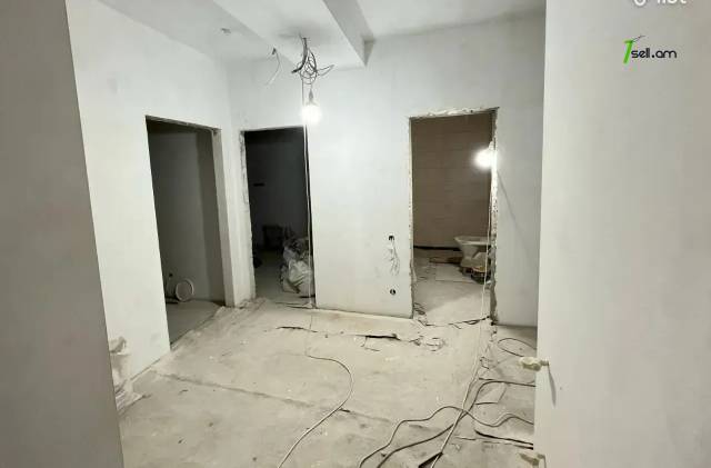 4 սենյականոց բնակարան նորակառույց շենքում Նիկողայոս Ադոնցի փողոցում, 105 ք.մ., 5/8 հարկ