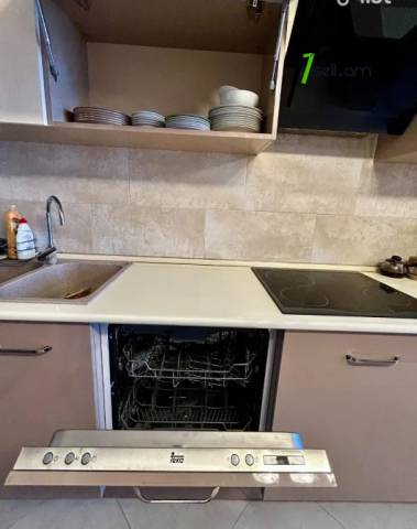 3 սենյականոց բնակարան նորակառույց շենքում Արամի փողոցում, 138 ք.մ., 2 սանհանգույց, բարձր առաստաղներ