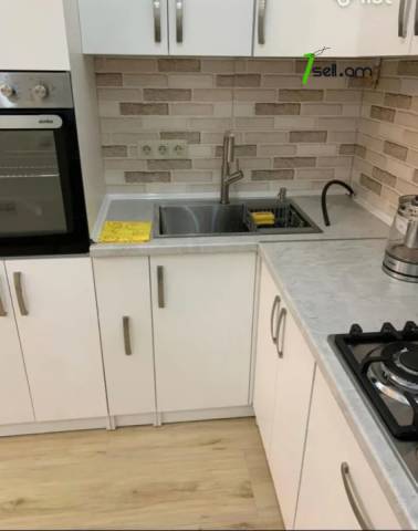 2 սենյականոց բնակարան նորակառույց շենքում Արամ Խաչատրյան փողոցում, 65 ք.մ., բարձր առաստաղներ