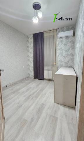 Երեք հարկանի քարե տուն Արցախի պողոտայում Էրեբունիում, 460 ք.մ., 3+ սանհանգույց, կապիտալ վերանորոգված