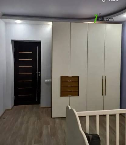 2 սենյականոց բնակարան Մամիկոնյանց փողոցում, 85 քմ, 2/4 հարկ, եվրովերանորոգված, քարե շենք