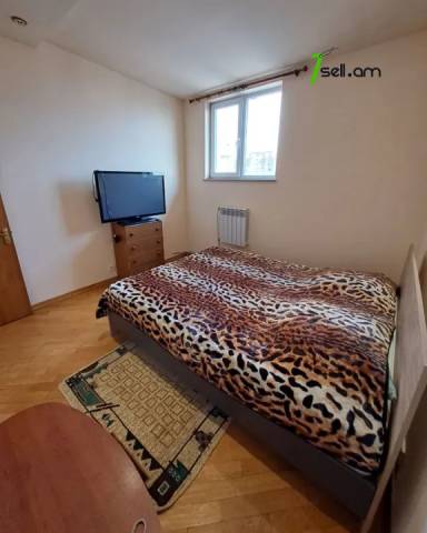 3 սենյականոց բնակարան Մարշալ Բաղրամյան պողոտայում, 86 ք.մ., նախավերջին հարկ, կապիտալ վերանորոգված