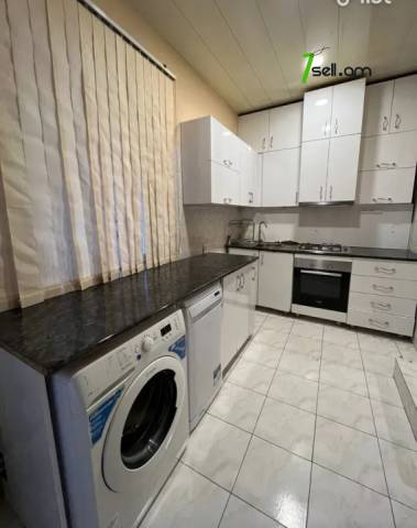 Երկու հարկանի քարե տուն Մարշալ Խուդյակովի փողոցում Ավանում, 286 ք.մ., 2 սանհանգույց