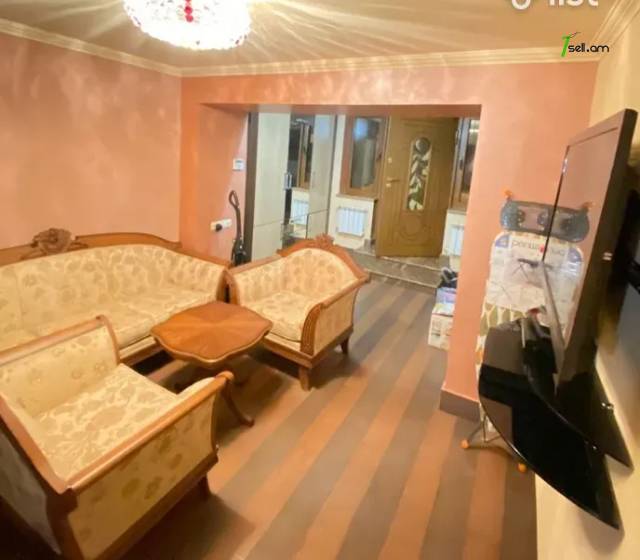 2 սենյականոց բնակարան Գրիբոյեդով փողոցում, 61 ք.մ., 1/5 հարկ, եվրովերանորոգված, քարե շենք