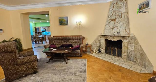 Երկու հարկանի քարե տուն Թավրիզյան փողոցում Արաբկիրում, 480 քմ, 2 սանհանգույց, կոսմետիկ վերանորոգում