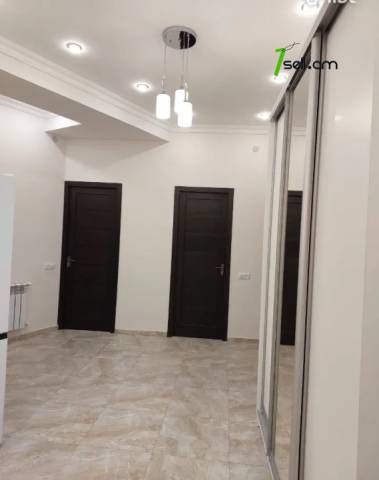 3 սենյականոց բնակարան նորակառույց շենքում Նիկողայոս Ադոնցի փողոցում, 75 ք.մ., 2 սանհանգույց