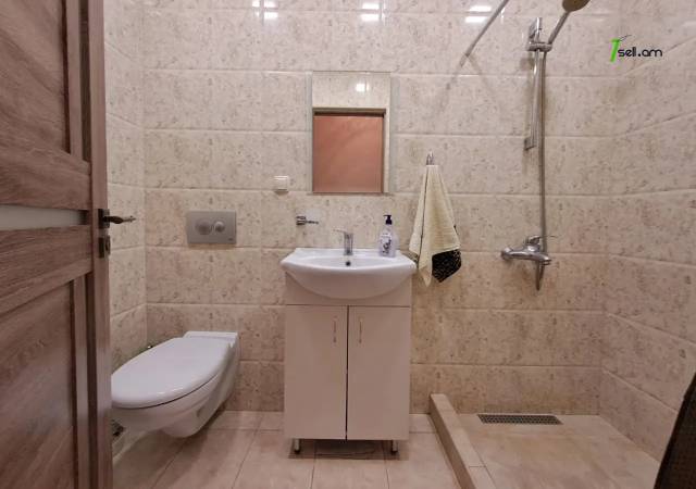 2 սենյականոց բնակարան Ալեքսանդր Սպենդիարյանի փողոցում, 90 ք.մ., 1/5 հարկ, կապիտալ վերանորոգված