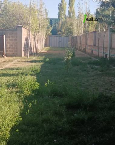 Հողատարածք բնակելի շինությունների համար Աբովյանում, 2100 ք.մ.