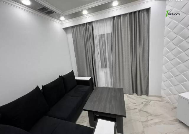 3 սենյականոց բնակարան նորակառույց շենքում Հանրապետության փողոցում, 55 ք.մ., բարձր առաստաղներ