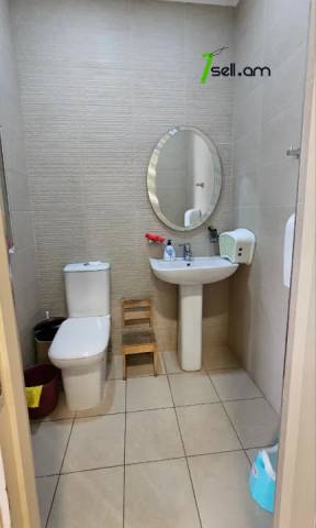 Բազմաֆունկցիոնալ գույք Ազատության պողոտայում Արաբկիրում, 900 քմ