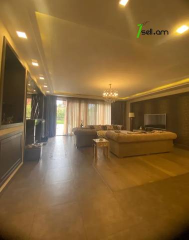 Երեք հարկանի տուն Մարշալ Բաբաջանյան փողոցում Ավանում, 715 քմ, 3+ սանհանգույց