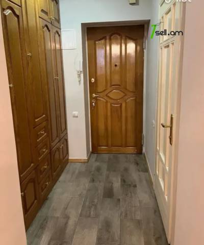 2 սենյականոց բնակարան Մարշալ Բաղրամյան պողոտայում, 48 քմ, կոսմետիկ վերանորոգում, քարե շենք