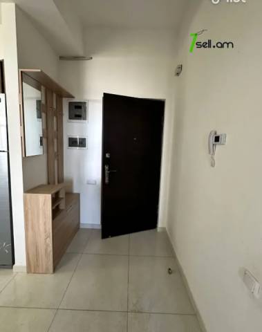 6 սենյականոց բնակարան նորակառույց շենքում Լուսինե Զաքարյան փողոցում, 157 քմ, 2/7 հարկ