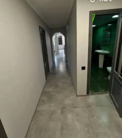 3 սենյականոց բնակարան Արամ Խաչատրյանի փողոցում, 74 քմ, 4/6 հարկ, դիզայներական ոճով վերանորոգված