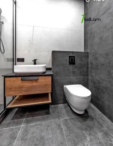 2 սենյականոց բնակարան նորակառույց շենքում Արամ Խաչատրյան փողոցում, 65 ք.մ., նախավերջին հարկ