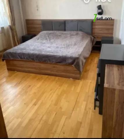 Երեք հարկանի քարե տուն Ծարավ աղբյուրի փողոցում Ավանում, 360 ք.մ., 2 սանհանգույց