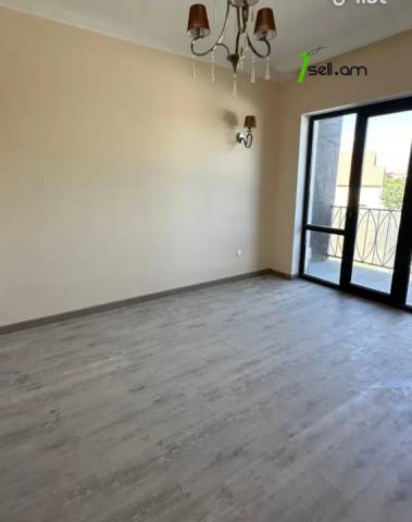 Երկու հարկանի տուն Մելքումով փողոցում Դավթաշենում, 190 քմ, 2 սանհանգույց